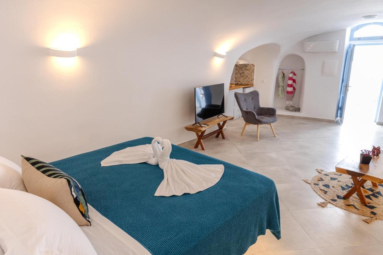 Sunborn Oia Suites Buitenkant foto